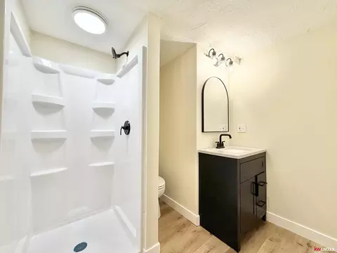 Bath - 1907 Monroe St, Beatrice, NE 68310 photo 5 of 5