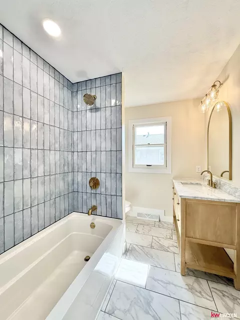 Bath - 1907 Monroe St, Beatrice, NE 68310 photo 1 of 5