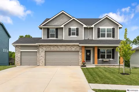 17618 Clay St, Bennington, NE 68007 photo 2