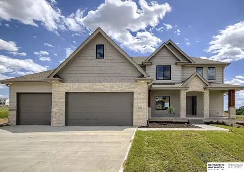 17205 Sarah St, Bennington, NE 68007