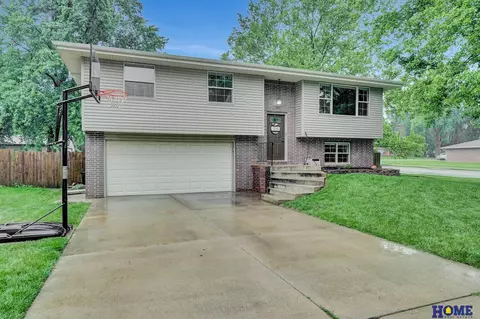 2727 Ammon Ave, Lincoln, NE 68507