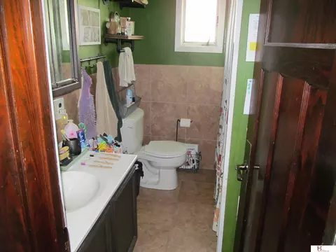 Bath - 217 S Union Ave, Exeter, NE 68351 photo 1 of 2