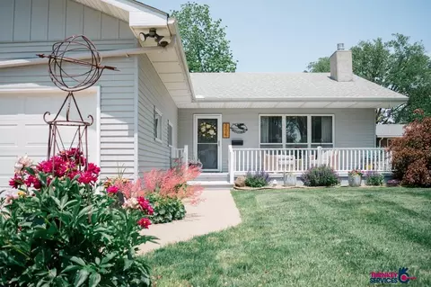 Exterior - 204 E Mill St, Avoca, IA 51521 photo 3 of 6