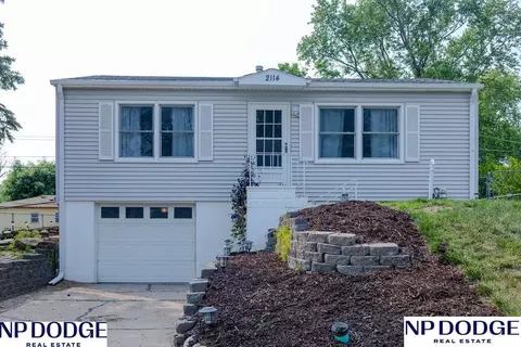 2114 Lillian St, Bellevue, NE 68147