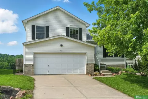 7916 Newport Ave, Omaha, NE 68122