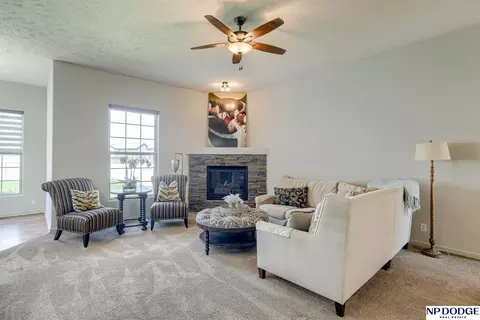 15930 Grebe St, Bennington, NE 68007 photo 5