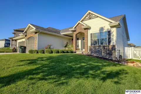 15930 Grebe St, Bennington, NE 68007 photo 2