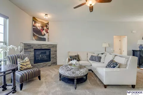 15930 Grebe St, Bennington, NE 68007 photo 4