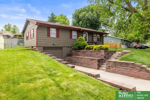 9619 Emmet St, Omaha, NE 68134
