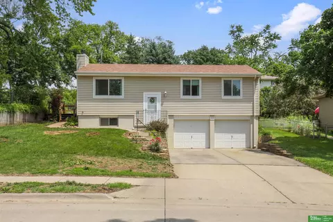 1835 N 111th St, Omaha, NE 68154