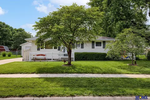 10751 N 138th St, Waverly, NE 68462