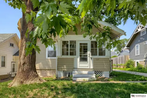 4362 Pacific St, Omaha, NE 68105