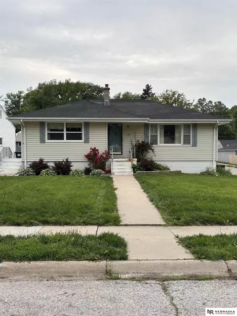 2302 S 47 St, Omaha, NE 68106