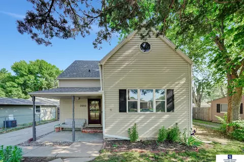 7210 Stanton St, Lincoln, NE 68507