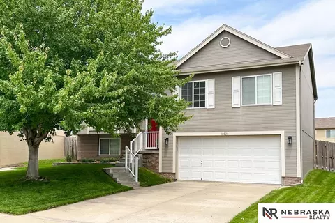 18028 Olive St, Omaha, NE 68136