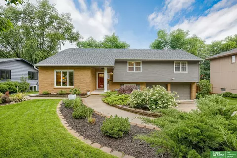 1008 J E George Blvd, Omaha, NE 68132