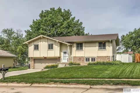 6428 S 108 Ave, Omaha, NE 68137