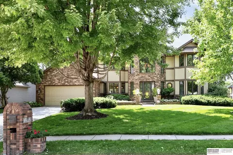 12829 Izard St, Omaha, NE 68154