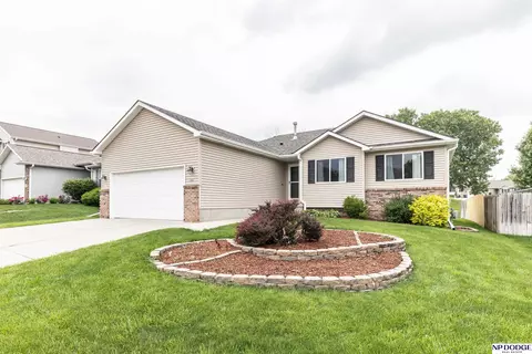 1921 NW 46th St, Lincoln, NE 68528
