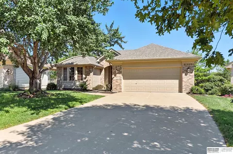 1911 N 132nd Avenue Cir, Omaha, NE 68154