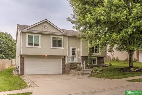19067 U St, Omaha, NE 68135
