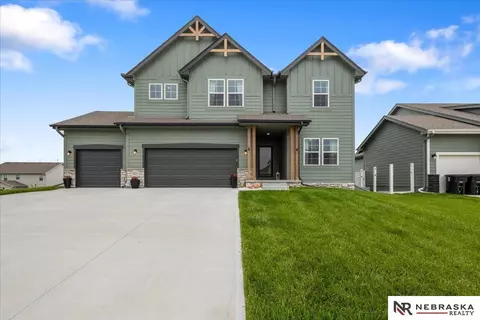 9601 S 184th Ter, Omaha, NE 68136