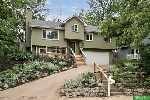 1708 Farrell Dr, Bellevue, NE 68005