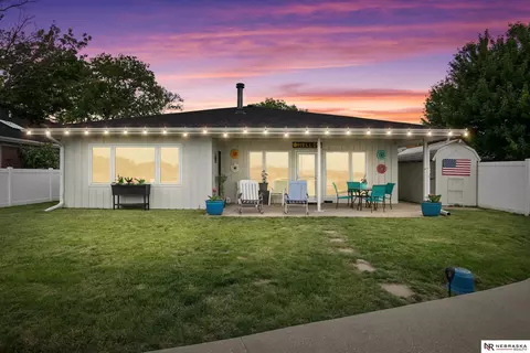 112 W Lakeshore Dr, Lincoln, NE 68528