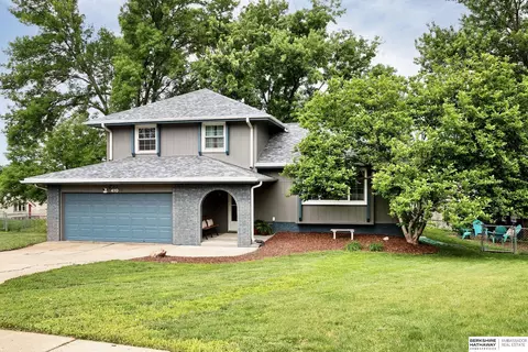 410 S 150th Cir, Omaha, NE 68154