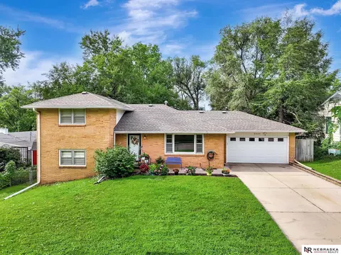 2225 Stockwell St, Lincoln, NE 68502