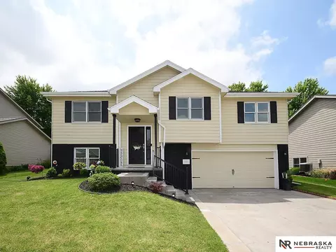 2231 Wesley Dr, Lincoln, NE 68512