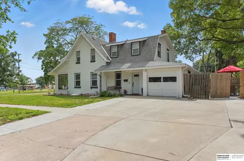 1812 Hancock St, Bellevue, NE 68005