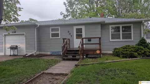 907 Black Hills Ave, Alliance, NE 69301
