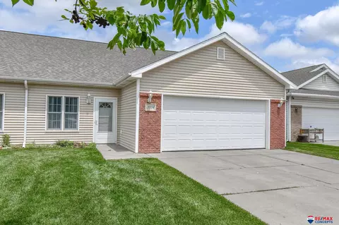 3934 Ballard Ct, Lincoln, NE 68504