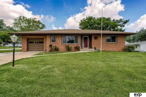 7 Becky Ln, Council Bluffs, IA 51503
