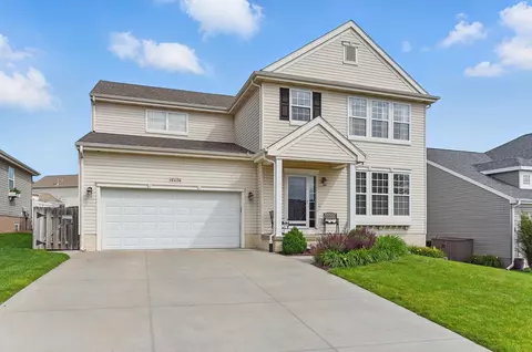 16426 Sherwood Ave, Omaha, NE 68116