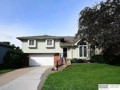 15211 Pasadena Ave, Omaha, NE 68144