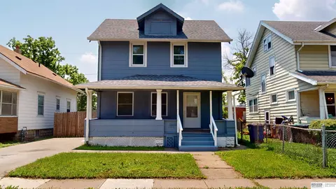 2597 Pinkney St, Omaha, NE 68111