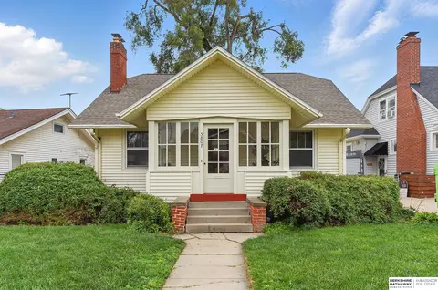 5807 Mason St, Omaha, NE 68106