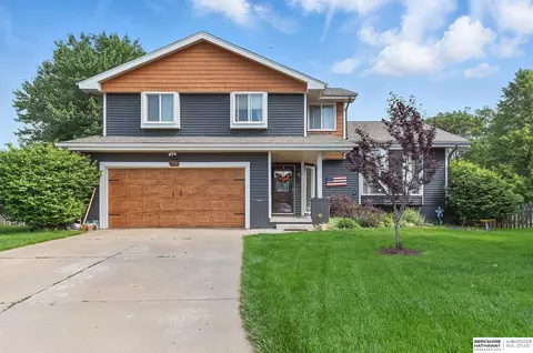 3520 N 151st Cir, Omaha, NE 68116