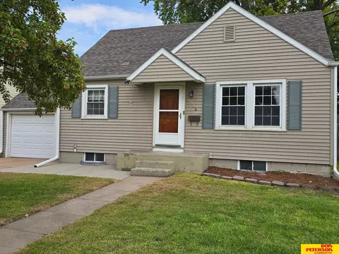1506 E 1st St, Fremont, NE 68025