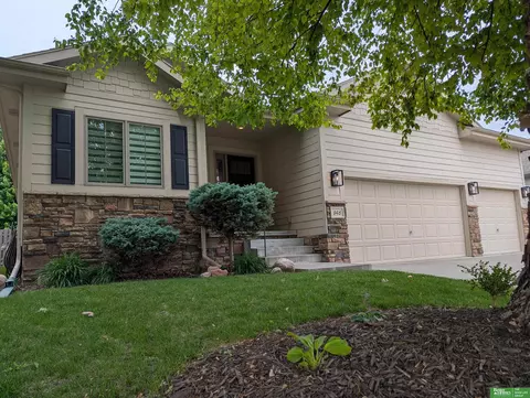 948 S 183 St, Elkhorn, NE 68022