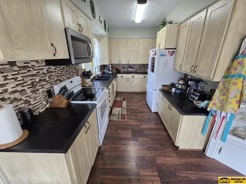 1421 11th St, Beatrice, NE 68310 photo 10