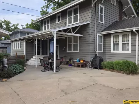 1421 11th St, Beatrice, NE 68310 photo 2