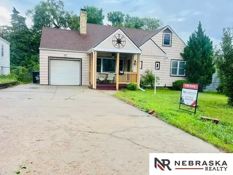 5046 Pinkney St, Omaha, NE 68104