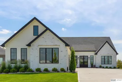 3307 S 209th St, Elkhorn, NE 68022
