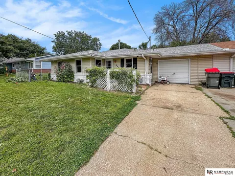 4918 W Vosler St, Lincoln, NE 68524