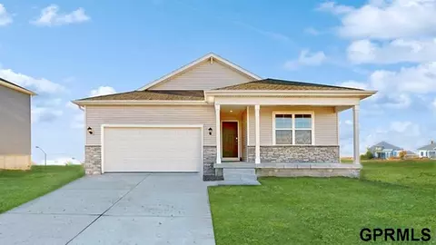 12910 S 66th Ave, Papillion, NE 68133