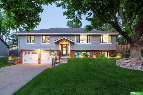 1207 N 122 St, Omaha, NE 68154