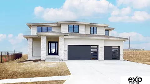 20909 Hartman Ave, Elkhorn, NE 68022